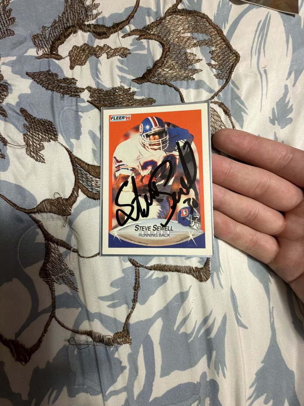 Fleer Steve Sewell Signed 1990 Football Card #30 Denver Broncos Autograph